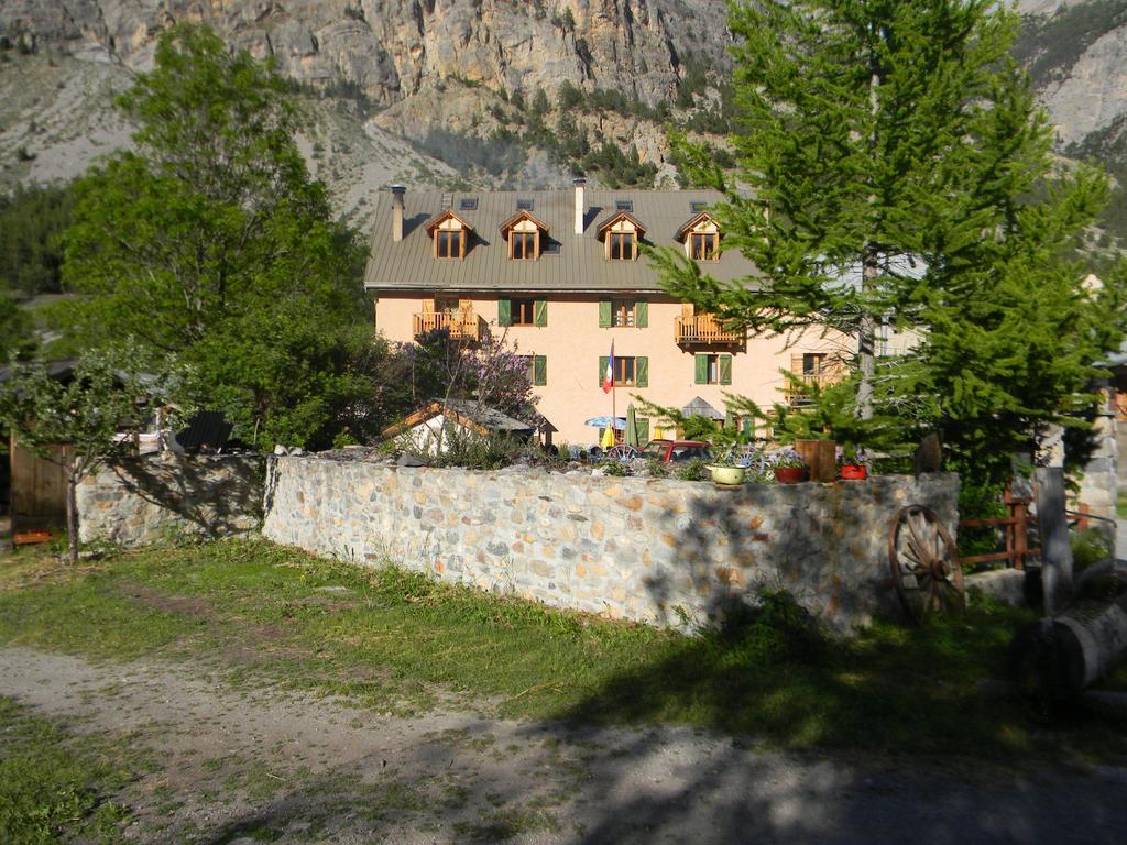 Auberge La Cleida Неваш Экстерьер фото