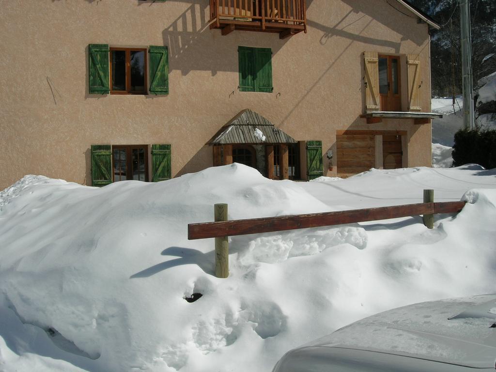 Auberge La Cleida Неваш Экстерьер фото